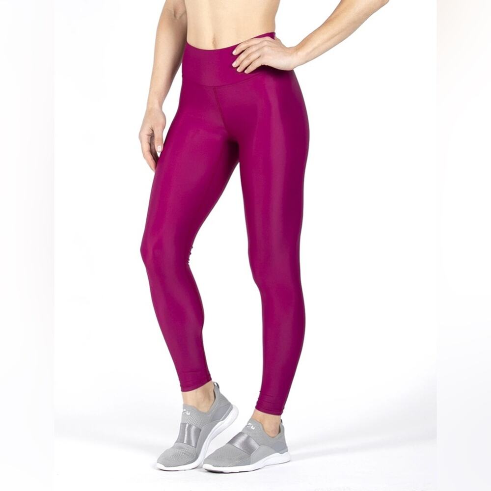 Heroine Sport Density Legging in wild berry size small high waisted purple